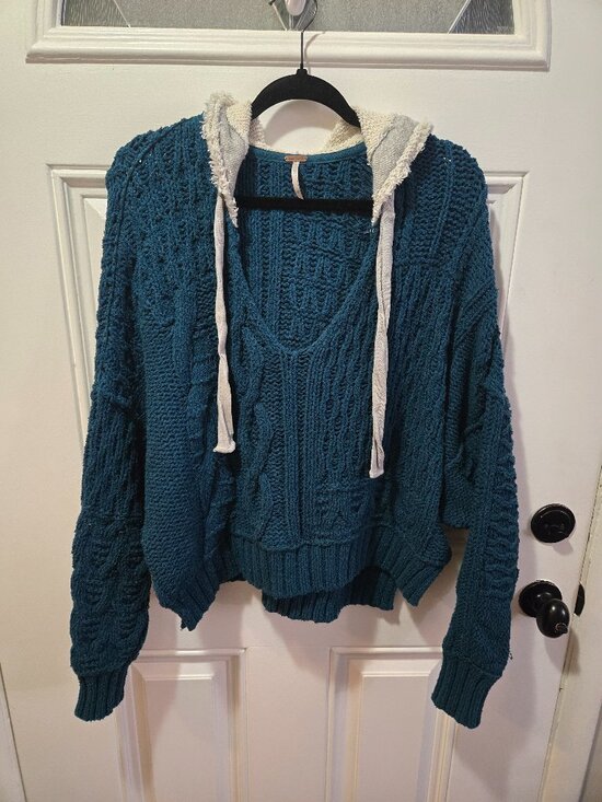 Free People Sweaters - Free People Hooded Chunky Knit Sweater Small Boho Oversized Cable Knit